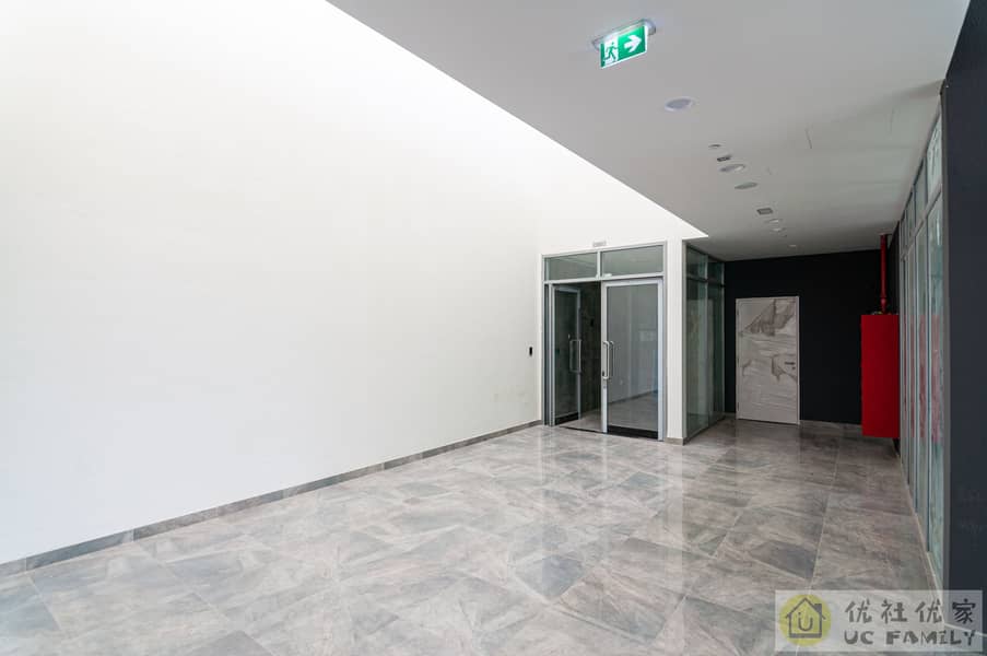 12 Lobby-6. jpg
