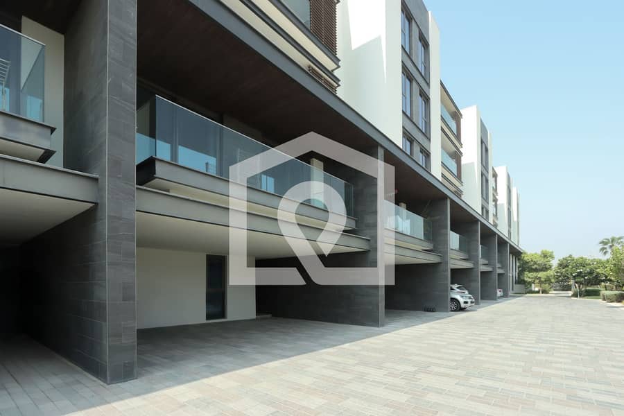 High-end Beachfront 4BR Duplex with Patio Sea and Burj View - Image 11