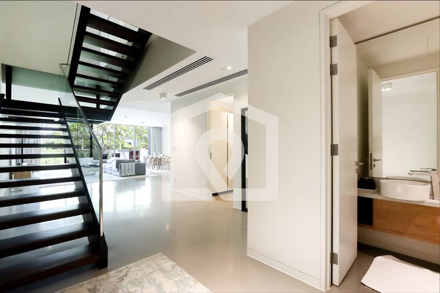 High-end Beachfront 4BR Duplex with Patio Sea and Burj View - Image 15