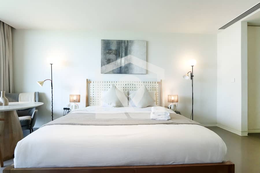 High-end Beachfront 4BR Duplex with Patio Sea and Burj View - Image 43