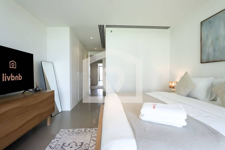 High-end Beachfront 4BR Duplex with Patio Sea and Burj View - Image 55