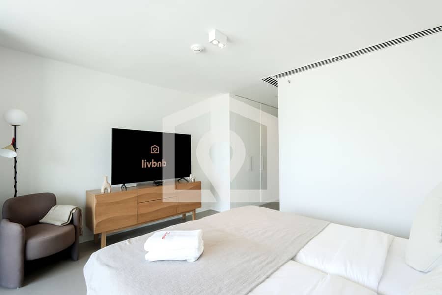 High-end Beachfront 4BR Duplex with Patio Sea and Burj View - Image 69