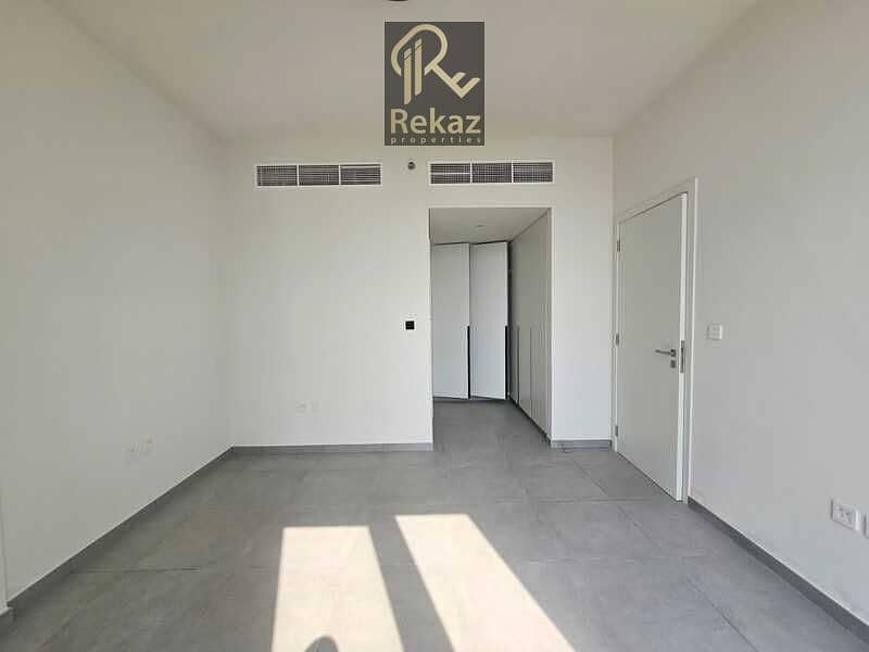 10 WhatsApp Image 2025-07-23 at 15.57. 09_c41c6ef5. jpg