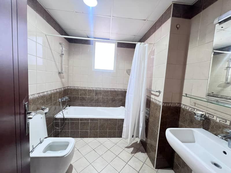 9 2870b30d-382a-48d9-ba83-e1697b7dabab. jpg