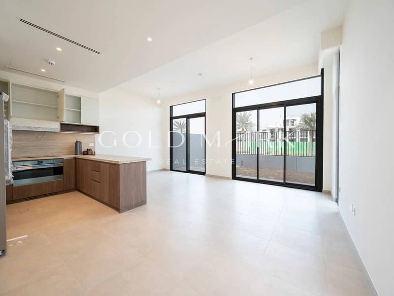 Biggest Plot Size| Fully Fitted Kitchen |Call Now