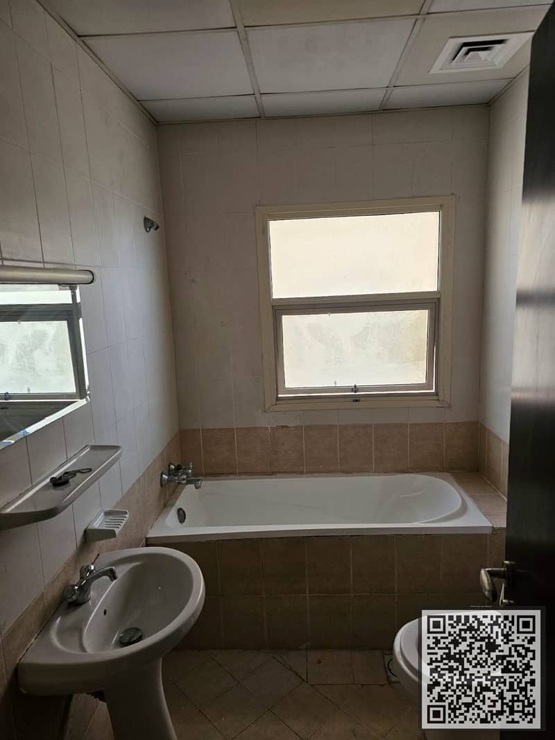 13 d709b5f5-54c5-40ff-9b07-81c83da4e2bc. jpg