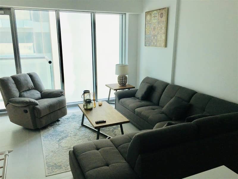 Beautiful Fully Furnished Apartment Montrose