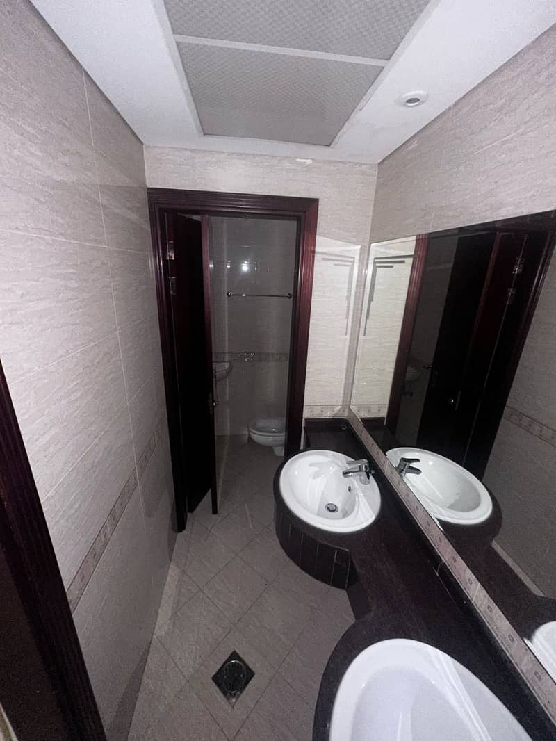 11 صورة واتساب بتاريخ 2025-08-02 في 14.54. 46_5560e35a. jpg