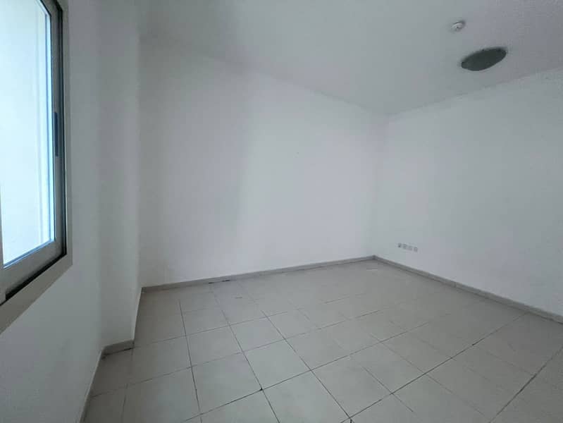 7 12ab72d8-8935-4e4b-bfbb-2e129c38b5ca. jpg