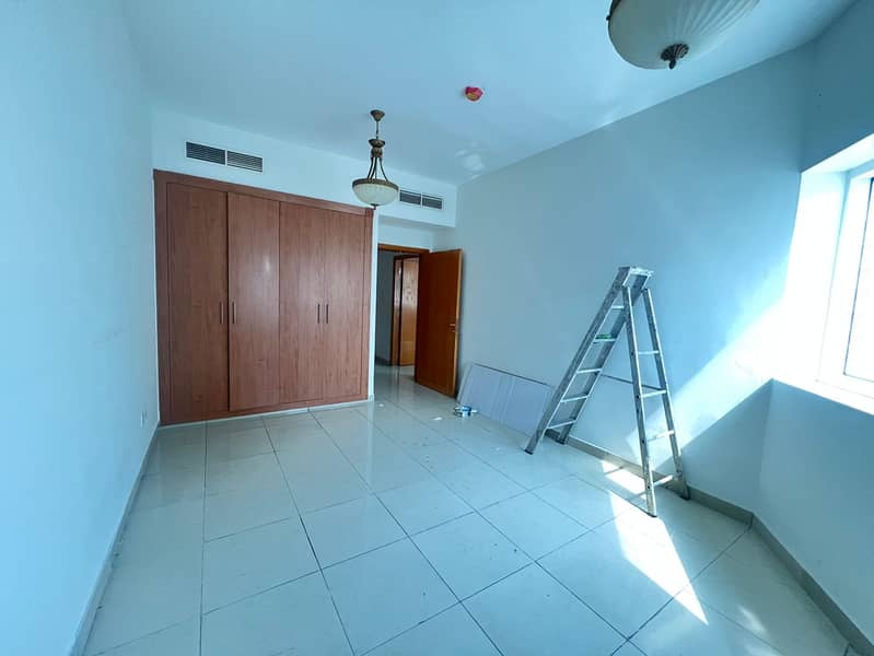 12 6901a439-15ba-4bd0-a8d0-58f309feb592. jpg