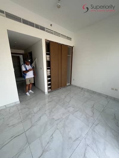 Studio for Sale in Dubai Studio City, Dubai - 1. jpg