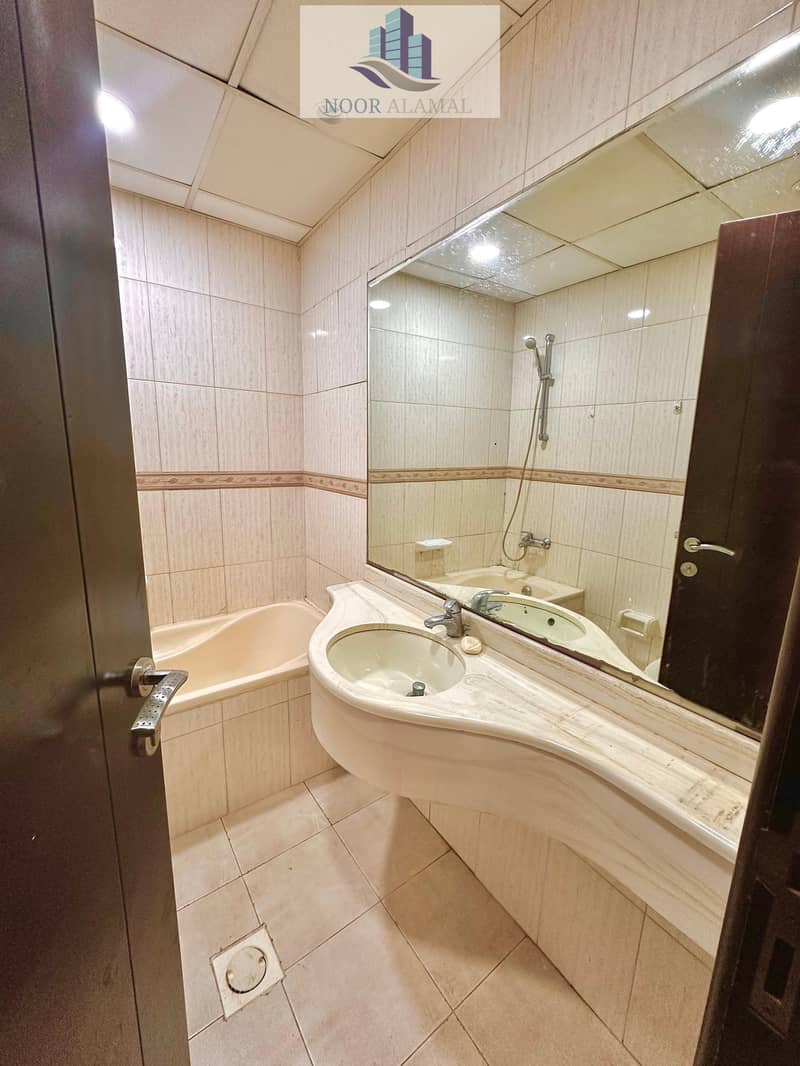24 aa856bbb-75c4-4ce6-b4bf-ad0efd52ccd8. jpg