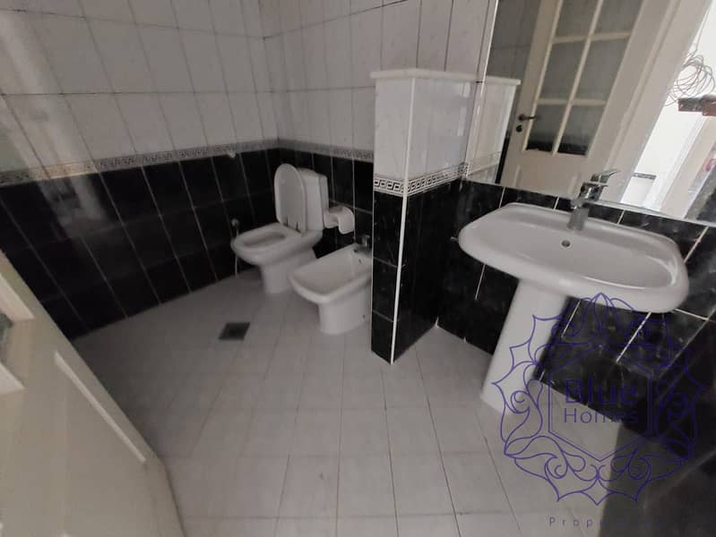 8 IMG-20250801-WA1711. jpg