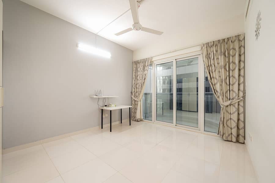 Ready to Move In | Vastu | Leasehold | W/ Balcony