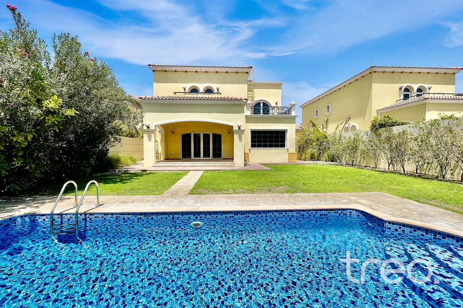 Vacant Now | Private Pool | Large 4 Bedroom