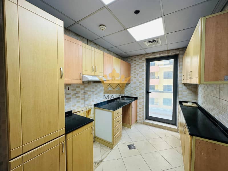 d4081fee-3ff8-4d5a-9089-2da83110b616. jpg
