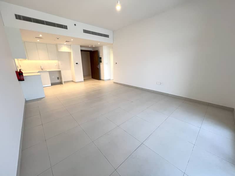 4 3- Living Room. jpg