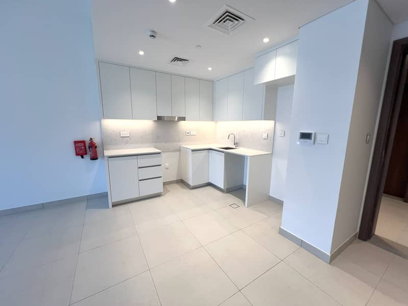 6 5- Kitchen. jpg