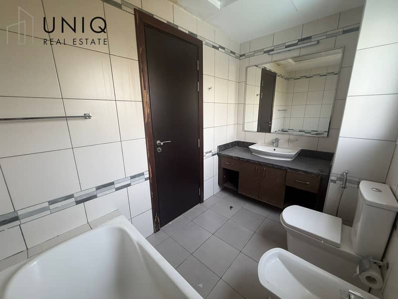 25 Bathroom 2. jpeg