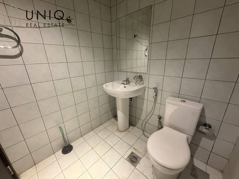 27 Bathroom 7. jpeg