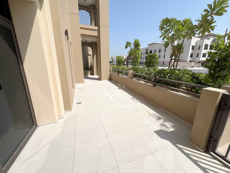 2 21- Balcony 2. jpg