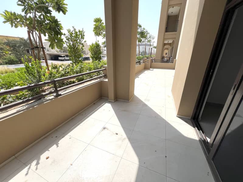 3 20- Balcony 1. jpg