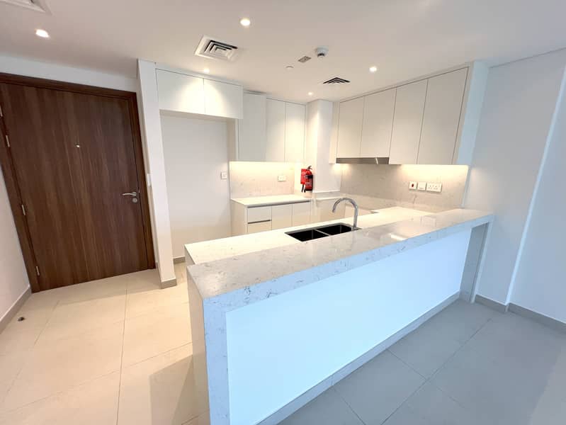 8 7- Kitchen 2. jpg