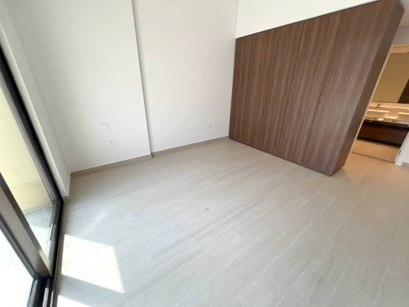 15 16- Master Bedroom 3. jpg