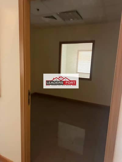 Office for Rent in Bur Dubai, Dubai - Office | 1550 sqft | vacant | 1 parking | inside Shopping centre | Oud Mehta | ADCB metro | Barjuma