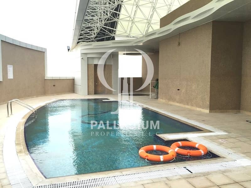 9 7237 pool siraj. jpg
