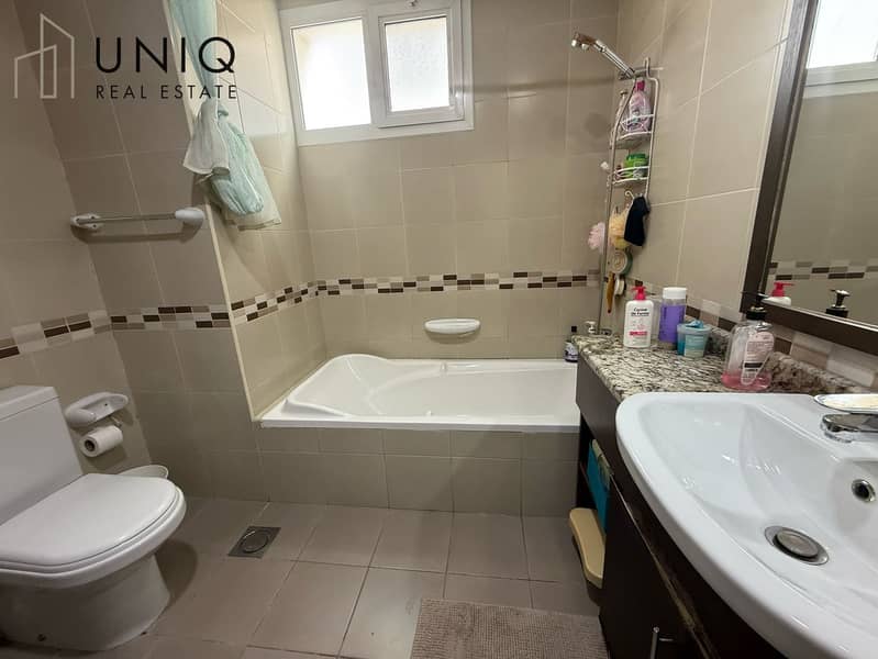 12 Bathroom 3. jpeg
