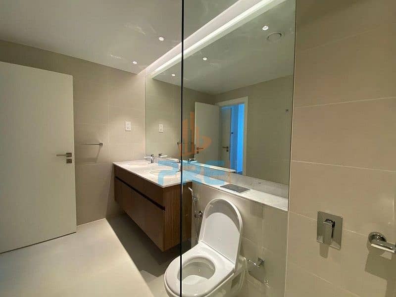 11 BATHROOM1]. jpg