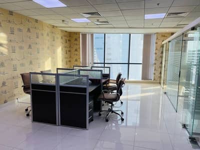 مکتب  للايجار في الخليج التجاري، دبي - بالقرب من المترو | مفروش بالكامل | متاح