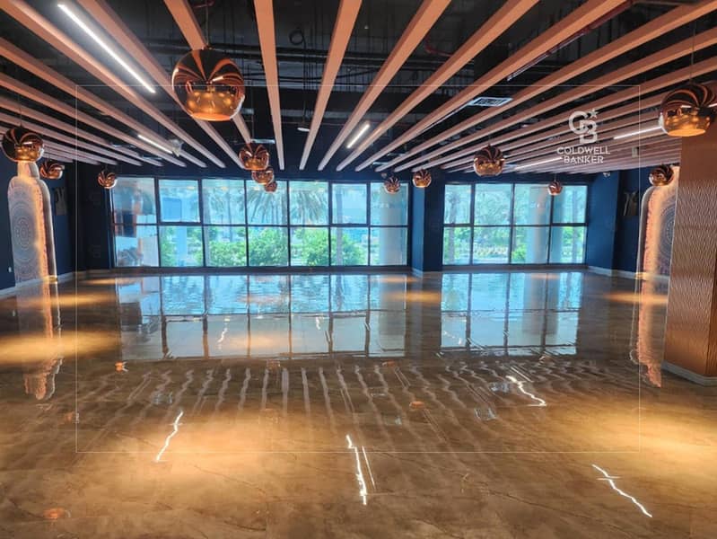 位于迪拉区，瑞格特阿尔布庭街区，Al Marfa Tower 的商铺 1190100 AED - 12414340