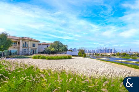 4 Bedroom Villa for Sale in Jumeirah Islands, Dubai - Main Lake | Skyline Views | 4 Bedrooms