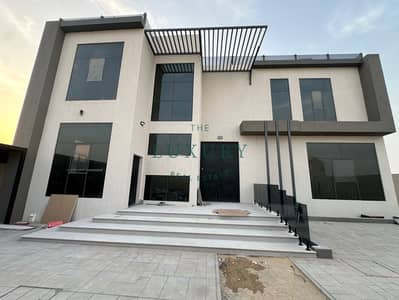 فیلا 4 غرف نوم للايجار في المدينة العالمية، دبي - Brand_New___Private_Garden___Prime_Location-0. jpg