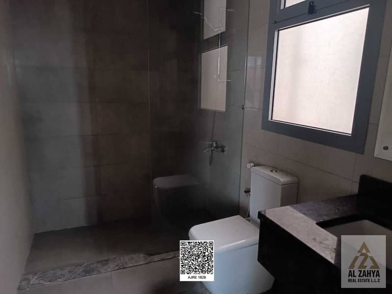 15 e86324ad-0efe-44e3-9b96-8433cdaddbd2. jpg