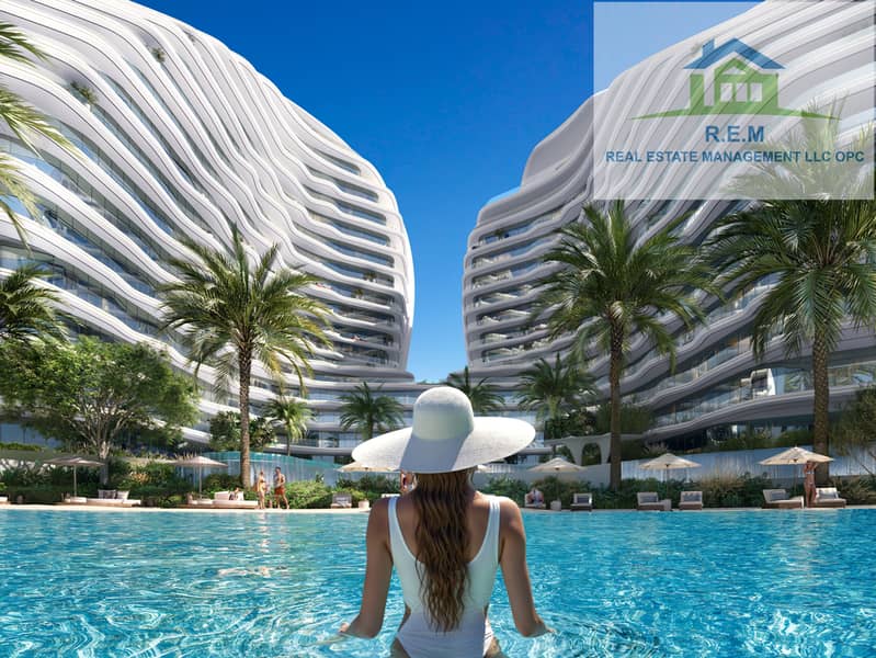 18 OYSTRA BEACHCLUB POOL 01s. jpg
