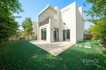 4 Bedroom Villa for Sale in Dubai South, Dubai - Luxury Villa | Backing Pool and Greenbelt