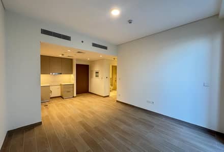 1 Bedroom Flat for Sale in Dubai Creek Harbour, Dubai - Private Garden | Vacant on July | Beach Access
