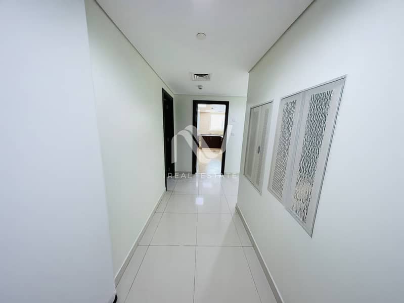 2 Burj Al Shams_0018_Background. jpg
