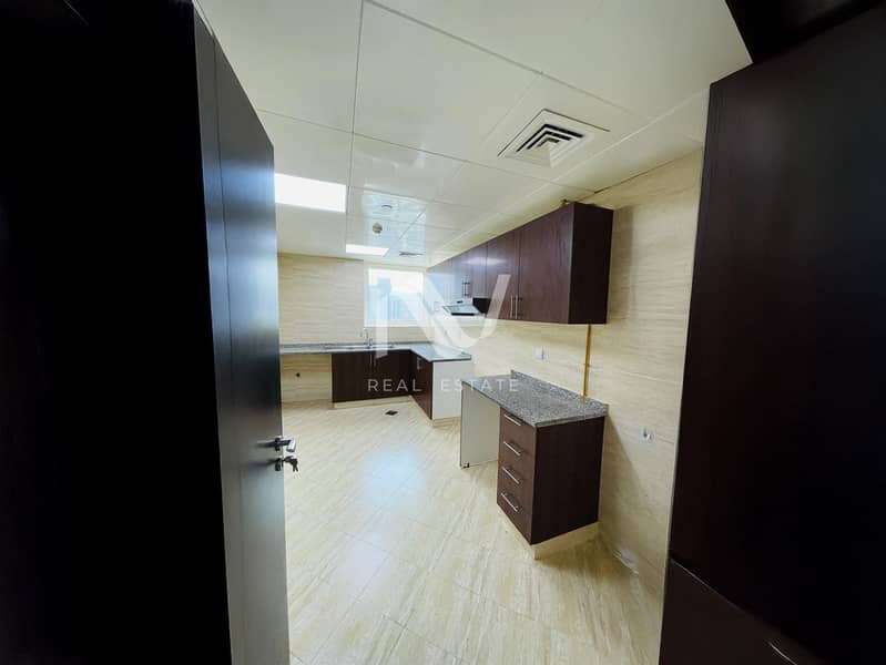 7 Burj Al Shams_0017_expand 12. jpg
