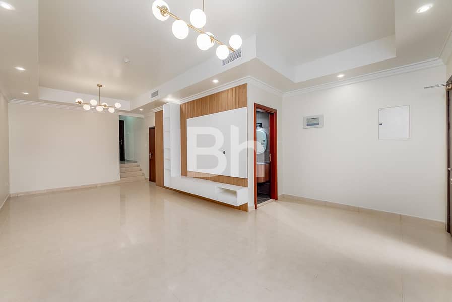 Vacant | Partially Upgraded | Great Location Vacant | Partially Upgraded | Great Location
