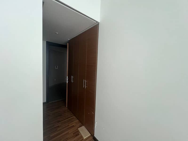 12 aef3be8e-e233-45bd-b3ba-bce4d01fa63d. jpg