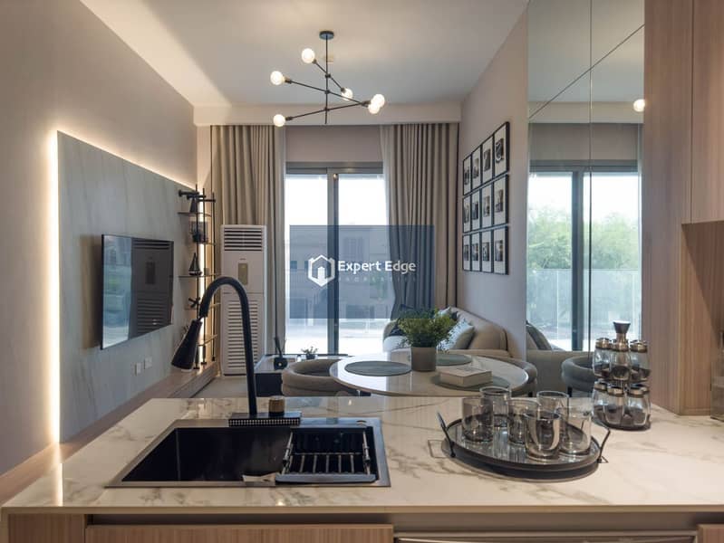 6 kitchen area 1. jpg