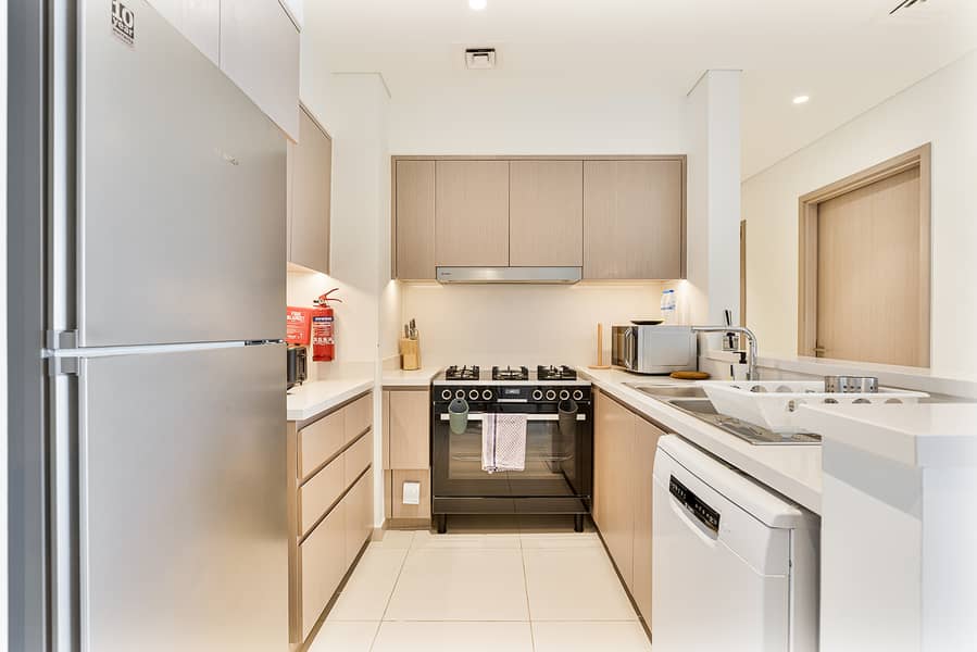 4 Full Kitchen (3). jpeg