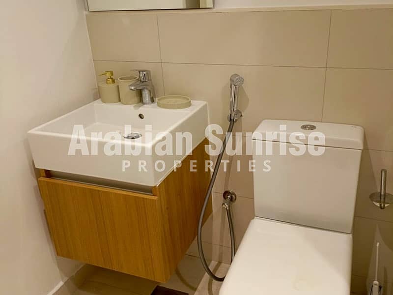 5 The-bridges-1BR-T2-08-05-Bathroom. jpg