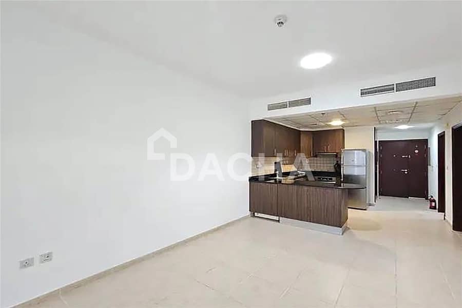Unfurnished | Metro | Balcony | 1 Bedroom
