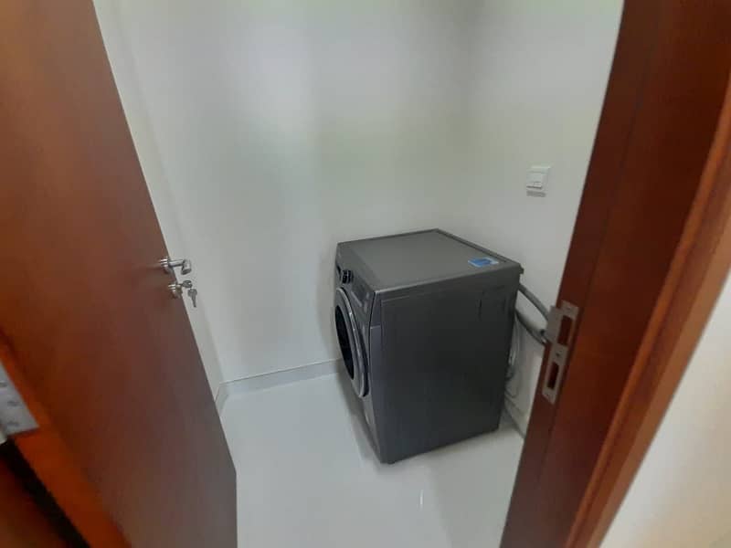 8 box. jpg