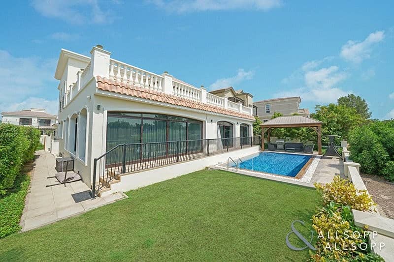 Exclusive | Custom Build | 6 Bedrooms Exclusive | Custom Build | 6 Bedrooms